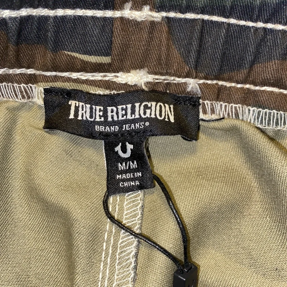 True Religion Camo Cargo Pants Men's Medium‎ 139$ Retail NWT